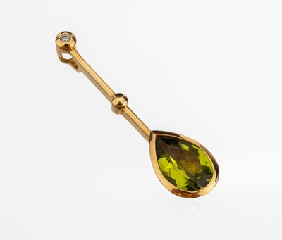 18 kt Gold Peridot-Brillant-Anhänger, GG 750/000, länglich, facett. Peridot-Tropfen ca.1.50 ct, 1 Brillant ca. 0.02 ct Weiß/si, L. ca. 3.8 cm