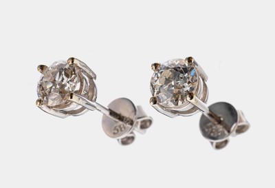 Paar 14 kt Gold Diamant-Ohrstecker, WG 585/000, 2 Altschliff-Diamanten zus. ca. 1.00 ct Weiß/si