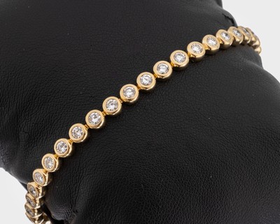 14 kt Gold Brillant-Linienarmband, GG 585/000, 37 Brillanten zus. ca. 3.74 ct feinesWeiß-Weiß/vs-si, ca. 10.5 g, L. ca. 18.5 cm, Kastenschloss mit ...