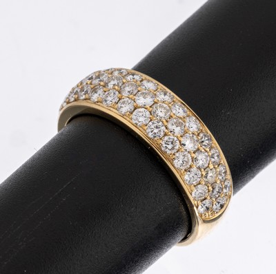 14 kt Gold Brillant-Ring, GG 585/000, 3-reihig mit Brillanten ausgefasst zus. ca. 1.63 ct feines Weiß-Weiß/vs-si, RW 54, ca. 4.4g
