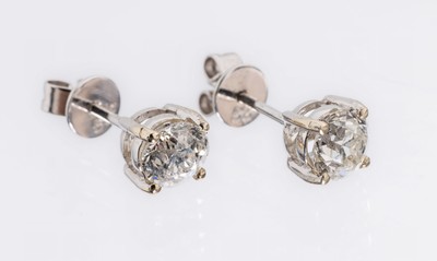 Paar 14 kt Gold Diamant-Ohrstecker, WG 585/000, 2 Altschliff-Diamanten zus. ca. 0.91 ct Weiß/si-p1