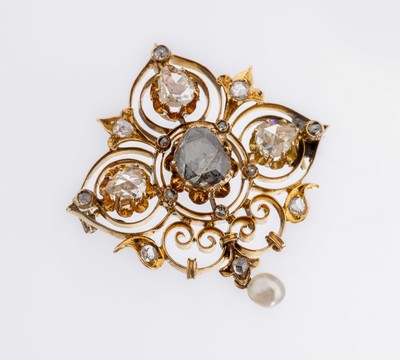 14 kt Gold Diamant-Brosche, um 1860, GG 585/000, wohl deutsch, Orientperle als Abhängung, Diamantrosen zus. ca. 1.50 ct, mittlere Rose verbödet ...