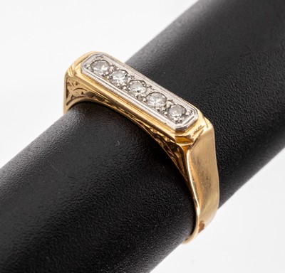 14 kt Gold Diamant-Ring, GG/WG 585/000 gepr., 1940er Jahre, 5 in WG gefasste 8/8- Diamanten zus. ca. 0.15 ct Weiss/si, RW 57, ca. 2.8 g, seitl. ...