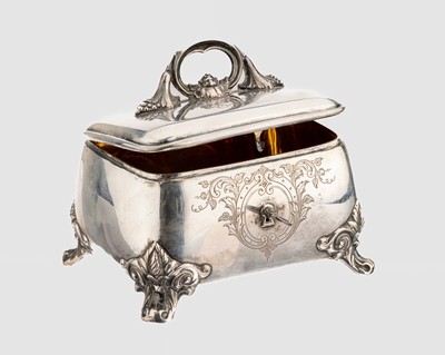 Zuckerdose, 750er Silber, deutsch, 1860-80,schlichte bauchige Form, Griff undFüsse mit geschwungenen Elementen, schauseitig florale Gravur, Deckel ...