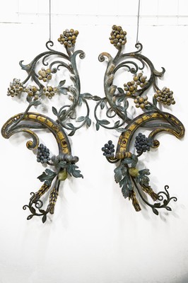Paar barocke Chorgitter/Ziergitter/ Wandappliken, süddeutsch, um 1750, zwei Fragmente eines grossen Kirchen-Chorgitters, handgeschmiedet, Voluten ...