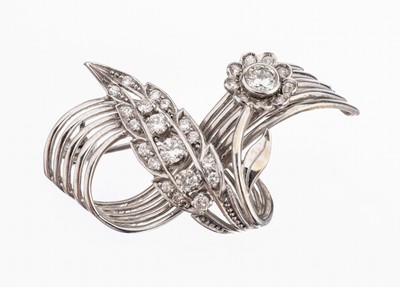 18 kt Gold Diamant-Brosche, WG 750/000, florale Ausführung, 20 Brillanten und 9 8/8- Diamanten zus. ca. 1.20 ct Weiss/si-p, ca. 4 cm, ca. 10.6 g
