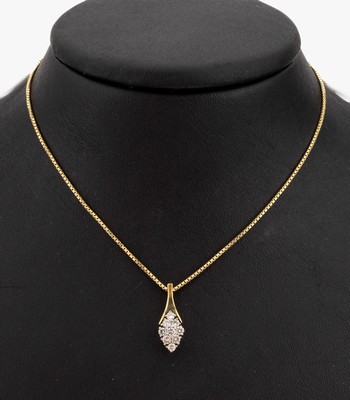 14 kt Gold Brillant-Anhänger, GG/WG 585/000, 9 Brillanten zus. ca. 0.27 ct Weiss-l.get.Weiss/si-p, an Kette, GG 585/000, L.ca. 42 cm, ...
