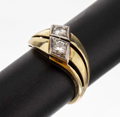 14 kt Gold Brillant-Ring, GG/WG 585/000, 2 in WG gefasste Brillanten zus. ca. 0.35 ct Weiß/si, RW 58, ca. 5.0 g