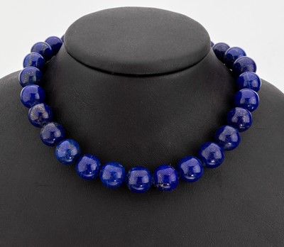 Lapislazuli-Collier , Kugeln, D. ca. 11-13 mm, L. ca. 44 cm, Karabinerschließe Silber verg.