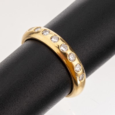 18 kt Gold Brillant-Bandring, GG 585/000, 9 Brillanten zus. ca. 0.27 ct Weiss/si, RW 53, ca. 5.1 g
