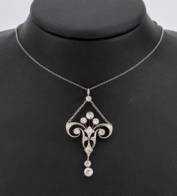 18 kt Gold Jugendstil Diamant-Anhänger, um 1900, GG 585/000 und Platin gepr., bewegl. Abhängung, Altschliffdiamanten und Diamantrosen zus. ca. ...