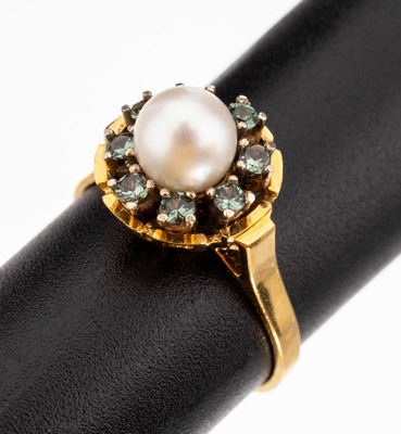 14 kt Gold Perl-Farbstein-Ring, GG 585/000,mittig Akoyazuchtperle, D. ca. 6 mm, umgeben von kl. rundfacett. Turmalinen, RW 54, ca. 3,5 g, RW 55