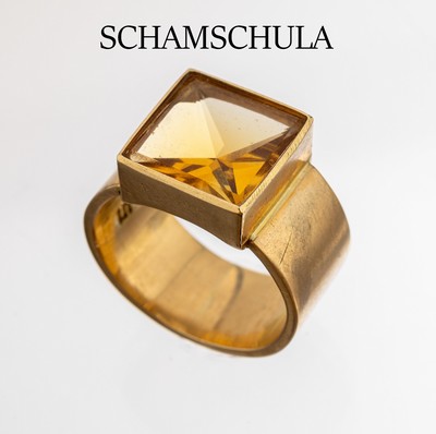 18 kt Gold Citrin-Ring, GG 750/000, Oberfläche sat., quadratischer Citrin von schöner Farbe, RW 53, ca. 11.0 g, MeistermarkeGertrud+Otto ...
