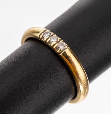 14 kt Gold Brillant Ring, GG 585/000, 3 Brillanten zus. ca. 0.07 ct Weiss/si, RW 53, ca. 3.7 g
