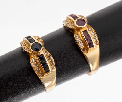 Set 2 14 kt Gold Farbstein-Diamant-Ring, GG585/000, 1 x RW 53, mit 1 rundfacett. Saphir und 6 Carrees zus. ca. 0.10 ct, 20 8/8- Diamanten zus. ca. ...