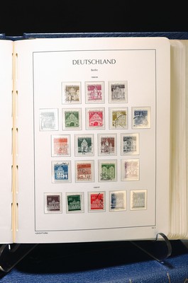 3 Briefmarkenalben, Berlin 1948 bis 1989/90, gestempelt: ohne Bl. 1, sonst komplett, bis 1953 alles geprüft (nicht geprüft: 18, 19, 20), Berlin ...