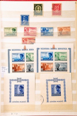 Briefmarkenalbum, Kroatien 1943 bis 1945, mit Blöcken gez. und geschnitten, Rumänien, Italien, Zaren, Österreich, Polen, Ungarn 1944-45, ...