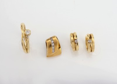 14 kt Gold Schmuck-Konvolut, GG 585/000, best. aus: 1 Ring, RW 56, kl. Brillant, 1 PaarOhrcreolen, 2 kl. 8/8-Diamanten, und 1 Anhänger, 3 kl. ...