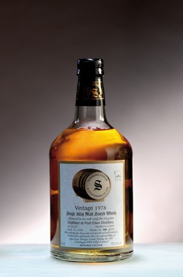 Eine Flasche 1978 Port Ellen Signatory Vintage23 Jahre alt, Single Islay Malt, abgefüllt 21.5.2002, Flasche No. 148 von 262, Fass No .5348, ca. ...