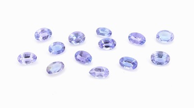 Lot 13 lose Tansanite, ca. 4.57 ct, ovalfacett. in versch. Grössen