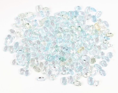 Lot lose Aquamarine, ca. 35.03 ct, versch. Schliffformen und Größen
