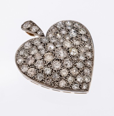 18 kt Gold und Silber Diamant-Anhänger um 1860/70, GG 750/000 gepr., Schauseite zeittyp. in Silber, 56 Altschliffdiamanten zus. ca. 5.00 ct ...