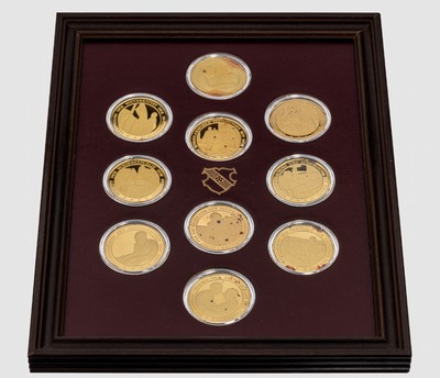 Medaillen "Die Ära Adenauer", 925er Silber verg., 10 Medaillen, einzeln in Kapseln, Stationen aus der Ära Adenauers als Bundeskanzler, ...