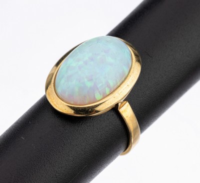 14 kt Gold Opal-Ring, GG 585/000, ovaler Opalcabochon, schönes Farbspiel in Grün und Blau, RW 55, ca. 5.1 g