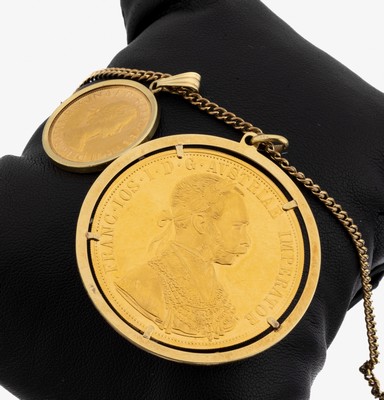 8 kt Gold Armband mit 14 kt Gold Münz -Anhängern, GG 333/000 und 585/000, ArmbandL. ca. 19 cm, Kastenschloss mit Sicherheitsacht, 1 x Anhänger, ...