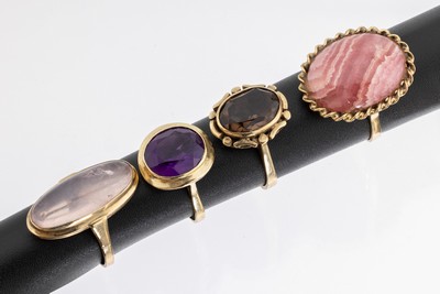 Konvolut 4 8 kt Gold Farbstein-Ringe, GG 333/000, 1 x ovalfacett. Amethyst, RW 55, 1 x länglicher Rosenquarz-Cabochon, RW 54, 1 x ovaler ...