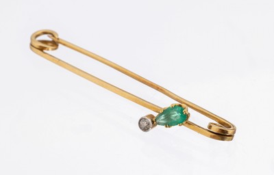 14 kt Gold Smaragd-Diamant-Brosche, GG 585/000, in Form einer Sicherheitsnadel, aufgelegtes Ornament, 1 facett. Smaragdtropfen, 1 kl. ...