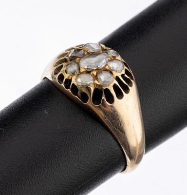 14 kt Gold Diamant-Ring, um 1880, GG 585/000 gepr., Ringkopf aus älterem Zusammenhang um 1800, 8 Diamantrosen in verbödeten Fassungen zus. ca. ...