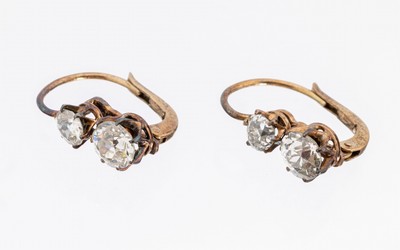Paar 14 kt Gold Diamant-Ohrhänger, um 1880-90, GG 585/000 gepr., 4 Altschliffdiamanten zus. ca. 1.40 ct Weiß-get. Weiß/p 1, 2 Diamanten bewegl. ...