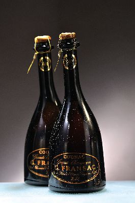 2 Flaschen Cognac G. Fransac X.O., Grande Champagne, je ca. 70 cl, 40%Vol., in orig. Holzkisten