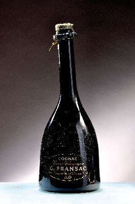 1 Magnumflaschen Cognac G. Fransac X.O., Grande Champagne, ca. 1,5L, 40%Vol., in orig. Holzkiste (Kistendeckel mit Schimmelflecken)