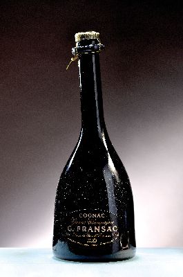 1 Magnumflaschen Cognac G. Fransac X.O., Grande Champagne, ca. 1,5L, 40%Vol., in orig. Holzkiste (Kistendeckel mit Schimmelflecken)