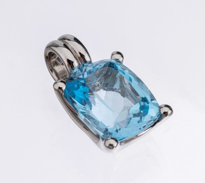 18 kt Gold Topas-Anhänger, WG 750/000, facett. Blautopas (beh.) ca. 19.41 ct, ca. 14.5 g, L ca. 2.5 cm, Anfertigung H. Brettschneider Osnabrück