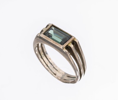 Platin Turmalin-Ring, Pt gepr., Turmalin imTreppenschliff, RW 57, ca. 4.0 g