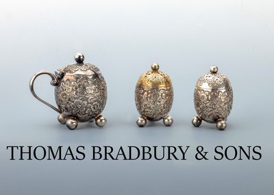 3-teiliges Gewürzset, London 1884, 925er Silber, Grundform ovoid, best. aus: Senftöpfchen, Löffel fehlt, und Salz- und Pfefferstreuer, 1 Deckel ...