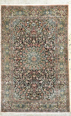 Hereke Seide, China, Ende 20.Jhd, reine Naturseide, ca. 120 x 80 cm, EHZ: 2