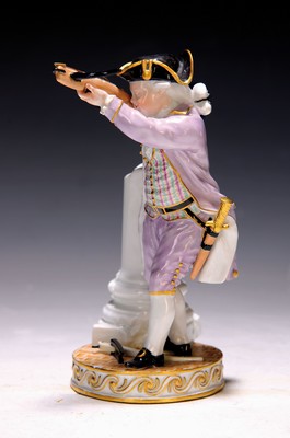 Porzellanfigur, Entwurf Viktor Acier, 1774-1814, Marcolinizeit, "Knabe mit Armbrust", altersbedingt besch., H.ca. 15.5 cm