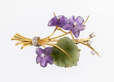 18 kt Gold Diamant-Amethyst-Brosche, GG 750/000, Darstellung eines Blumenstraußes, 6 Brillanten und 3 8/8-Diamanten zus. ca. 0.26 ct Weiß/si, 3 ...