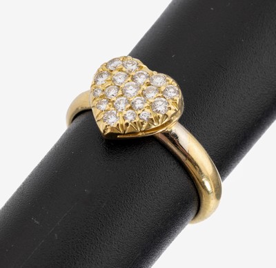 18 kt Gold Brillant-Ring, GG 750/000, Ringkopf in Herzform mit 18 Brillanten zus. ca. 0.40 ct Weiß/si, ca. 5.1 g, RW 56