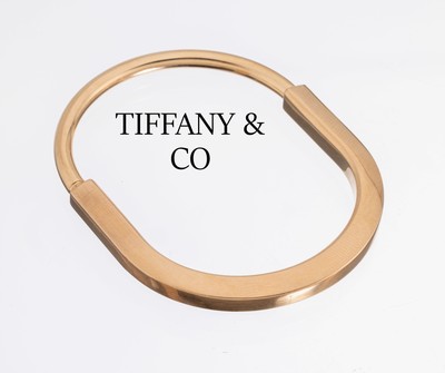 18 kt Gold TIFFANY & Co Armreif, GG 750/000, Modell Tiffany Lock, ca. 5.8 x 4.4 cm, sign., ca. 27.8 g, NP: 7900 Euro