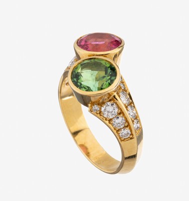 18 kt Gold Turmalin-Brillant-Ring, GG 750/000, qualitätvolle Verarbeitung, 1 rundfacett. grüner und 1 rundfacett. rosa Turmalin zus. ca. 4.25 ct, ...