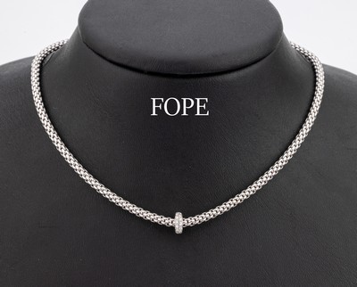 18 kt Gold FOPE Brillant Collier, WG 750/000, Modell Prima, bewegl. Rondell mit Brillanten zus. ca. 0.18 ct (grav.), sign., L. ca. 42 cm,ca. 14.6 g, ...