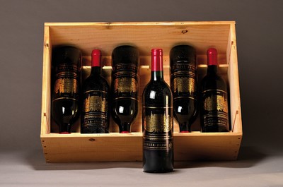 6 Flaschen 1992 Chateau Palmer, Margaux, je ca. 75cl, 12,5%Vol., in orig. Holzkiste (diesemit l. Wasserschaden)