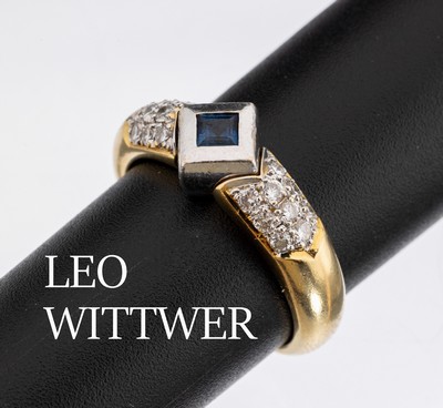 18 kt Gold LEO WITTWER Saphir-Brillant-Ring, GG/WG 750/000, mittiger Saphir-Rechteck ca.0.37 ct, seitl. Brillanten zus. ca. 0.22 ct Weiß/si, RW 54, ...