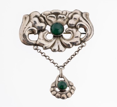 Jugendstil Chrysopras-Brosche, 926er Silber, Skandinavien um 1900, 2 runde Chrysoprascabochons, bewegl. Abhängung, ca. 4 x 6 cm