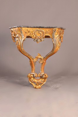 Wandkonsole, Rokoko, um 1750, Holz geschnitzt, golden und silberfarben gefaßt, Dekor mit Trauben, Blumen und Rocaillen, graue Marmorplatte ...